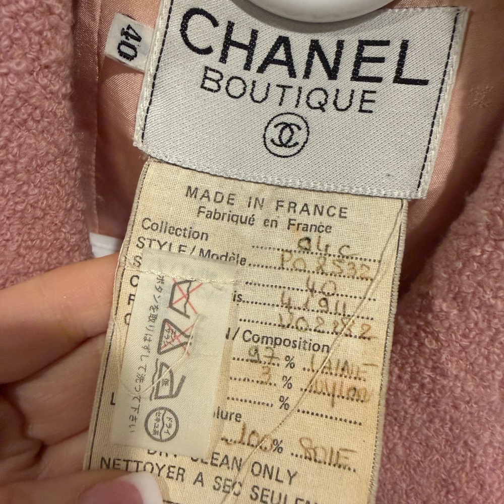 💋CHANEL Vintage Pink Blazer with Black Trim 011 - Picture 5 of 10